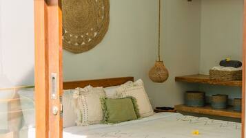 Egyptian cotton sheets, premium bedding, minibar, individually decorated