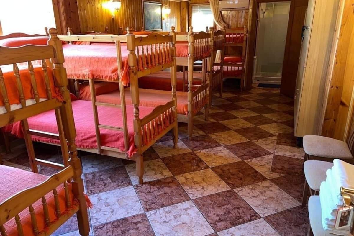 Kamer, gedeelde badkamer (10 pax) | 2 slaapkamers, gratis wifi