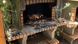 Kawasan BBQ/berkelah