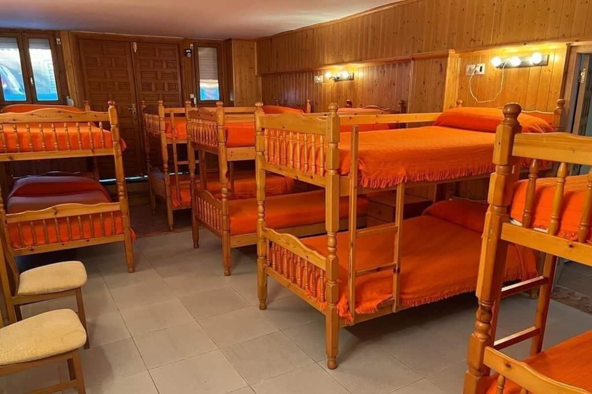 Kamer, privébadkamer (10 pax) | 2 slaapkamers, gratis wifi