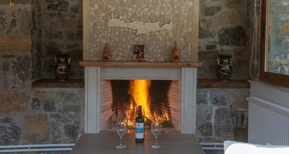 Skapani's House Guesthouse with Mountain View, Shared Terrace & Wi-Fi