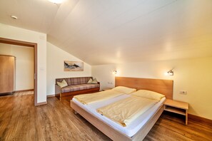 1 bedroom, free WiFi, bed sheets