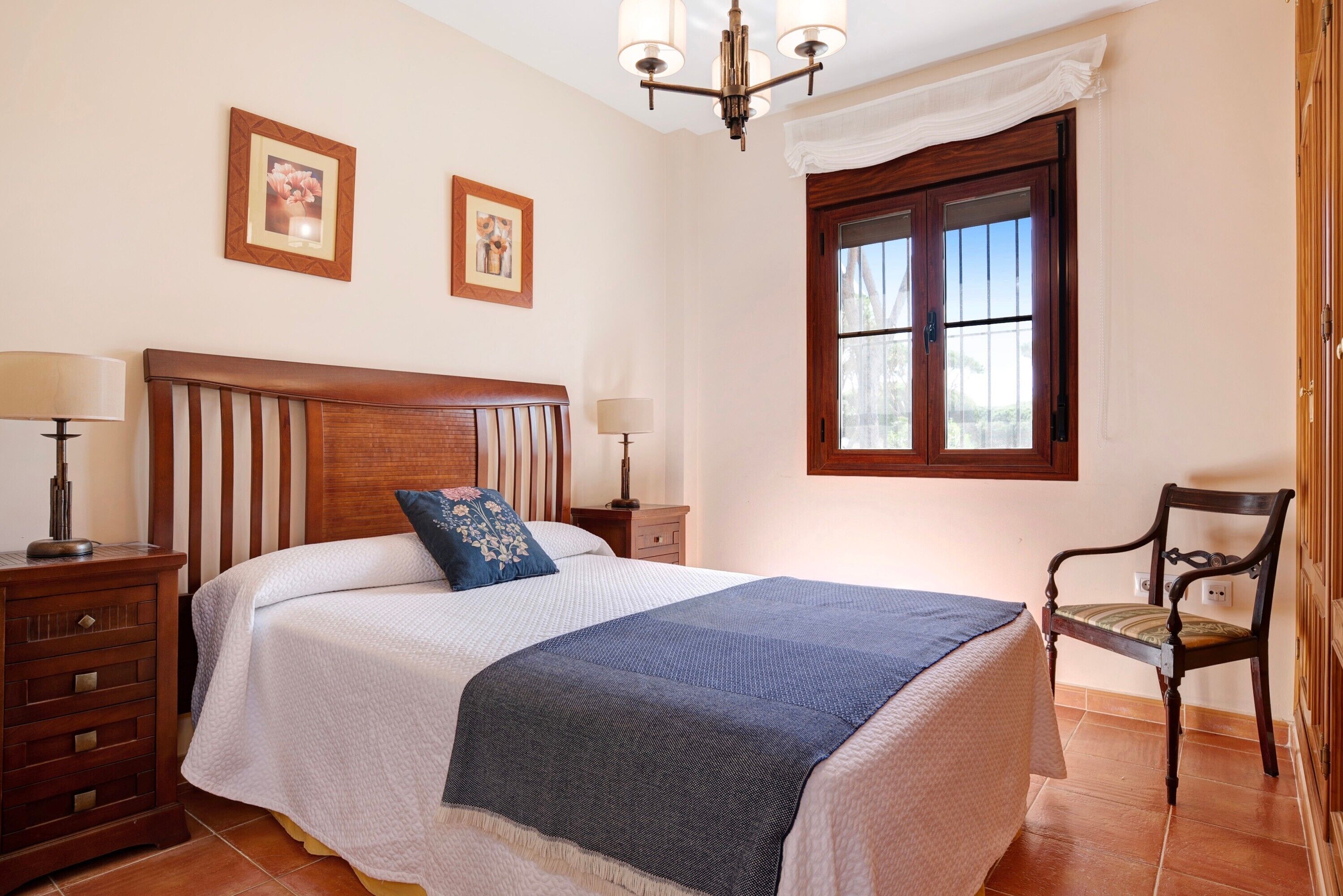 4 chambres, fer et planche à repasser, Wi-Fi gratuit, draps fournis