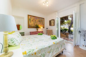 4 habitaciones, tabla de planchar con plancha y wifi gratis 