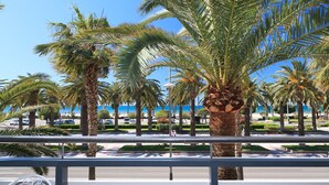 Property grounds - UHC RODAS 2-bedroom Apartment with AirCon (Salou)