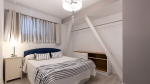 2 bedrooms, iron/ironing board, free WiFi, bed sheets - UHC RODAS 2-bedroom Apartment with AirCon (Salou)
