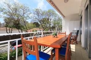 Outdoor dining - Central, cozy, and with pool 082 SAYONARA (Salou)