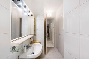 Doccia, asciugacapelli, asciugamani