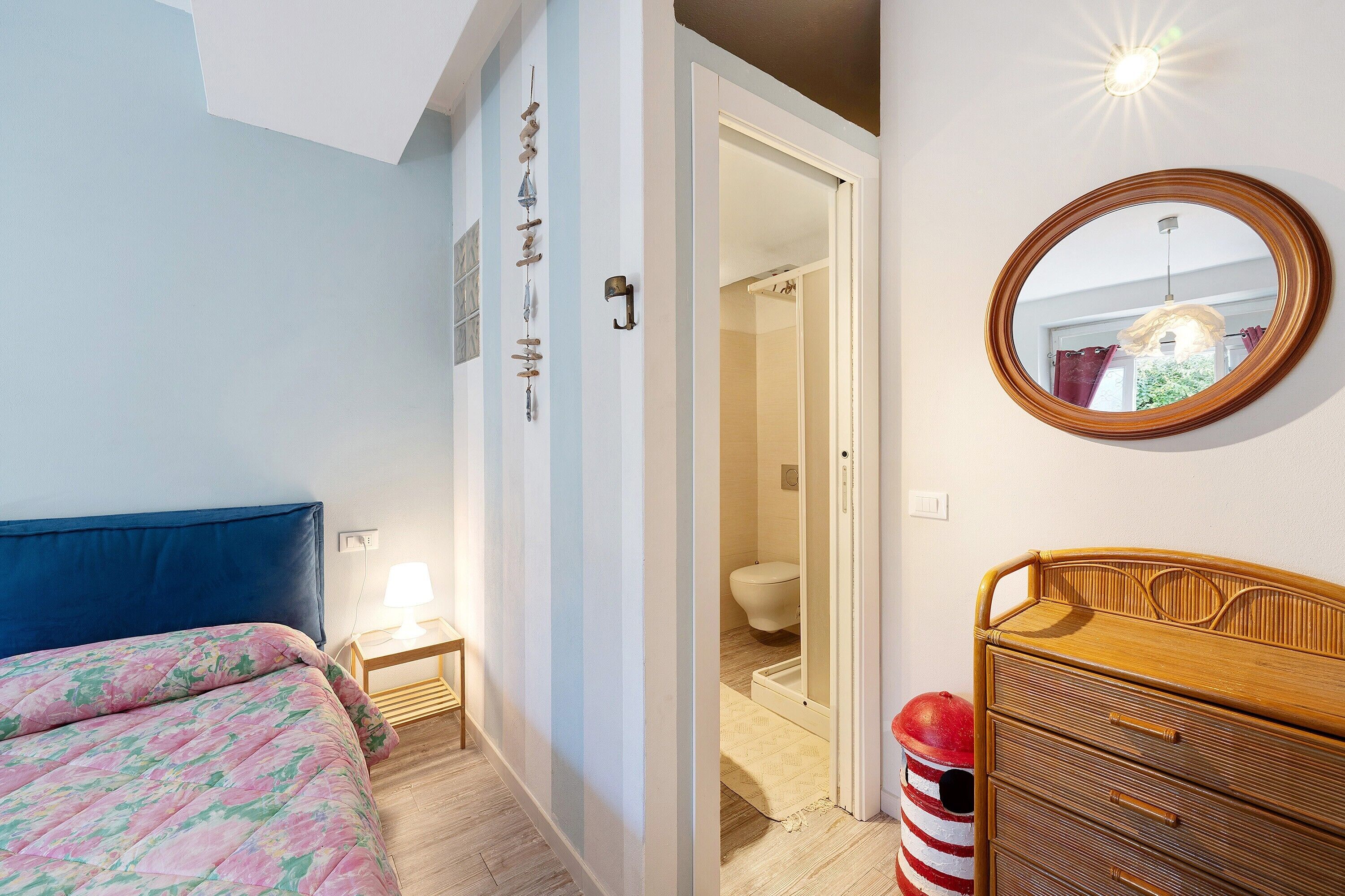 1 室のベッドルーム、WiFi (無料)、ベッドシーツ