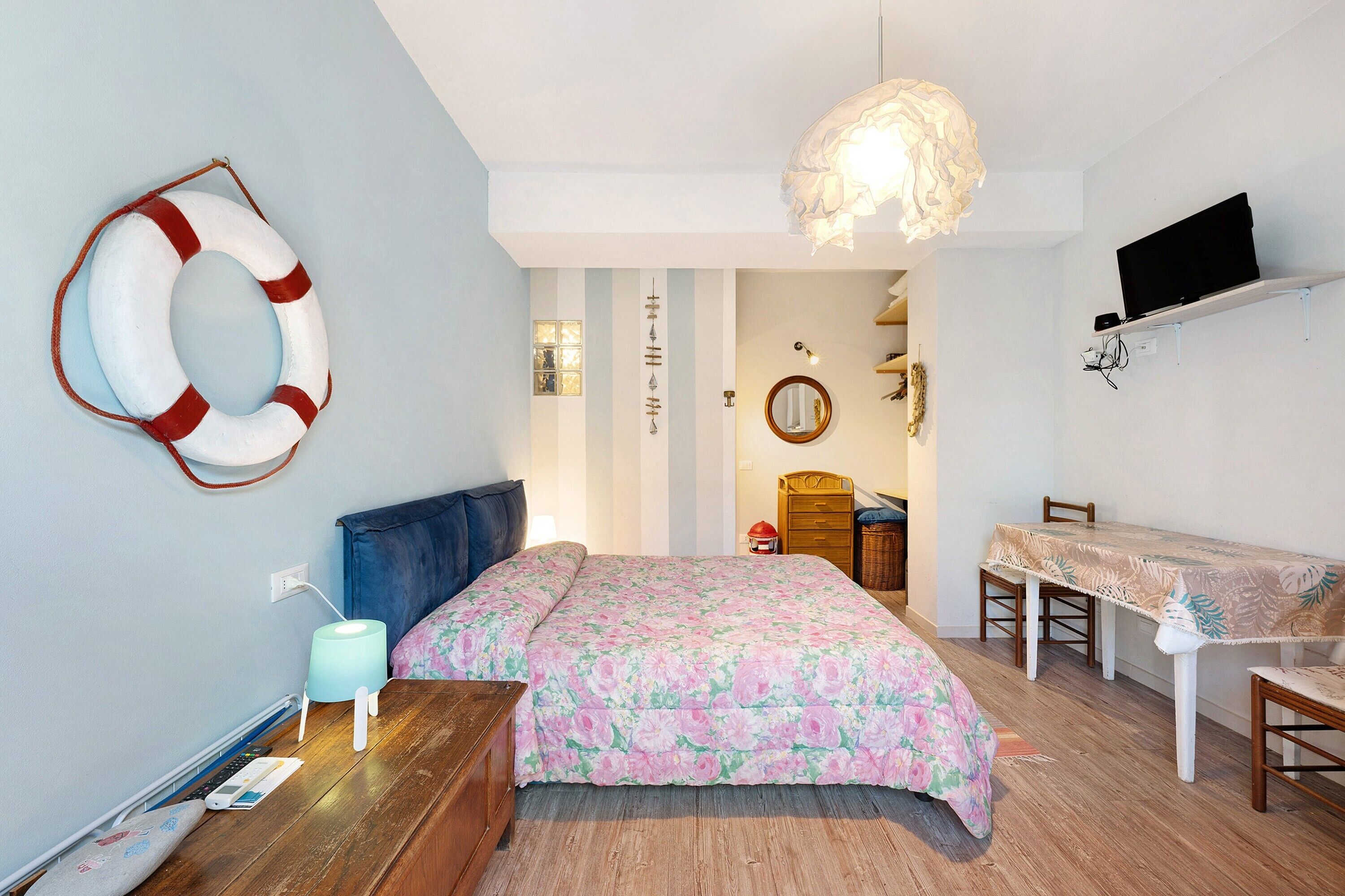 1 室のベッドルーム、WiFi (無料)、ベッドシーツ