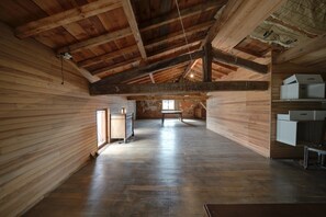 Interior - Holiday Home 'La Maison Du Village' with Private Garden, Balcony and Wi-Fi (Encausse-les-Thermes)