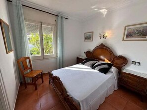 3 bedrooms, Internet - Lovely flat near the beach, terrace AV-04 (Roses)