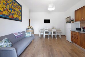 TV - Cottage 'Casa Arinto' with Shared Pool, Shared Terrace and Air Conditioning (Palmela)