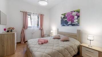 1 bedroom, WiFi, bed sheets