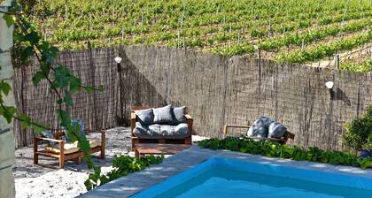 Cottage 'Syrah' with Shared Pool, Private Terrace and Air Conditioning