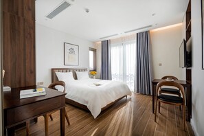 Deluxe Studio | Free minibar, desk, laptop workspace, soundproofing - MK Riverside Apartment By Haviland (Da Nang)