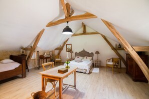 2 bedrooms, iron/ironing board, free WiFi, bed sheets - Gite  de charme**** avec piscine en périgord (Saint-Rabier)