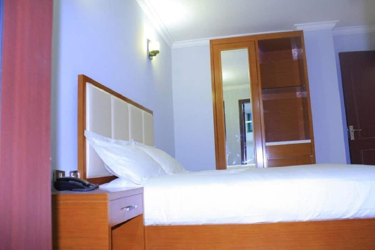 Coffres-forts dans les chambres, bureau, chambres insonorisées