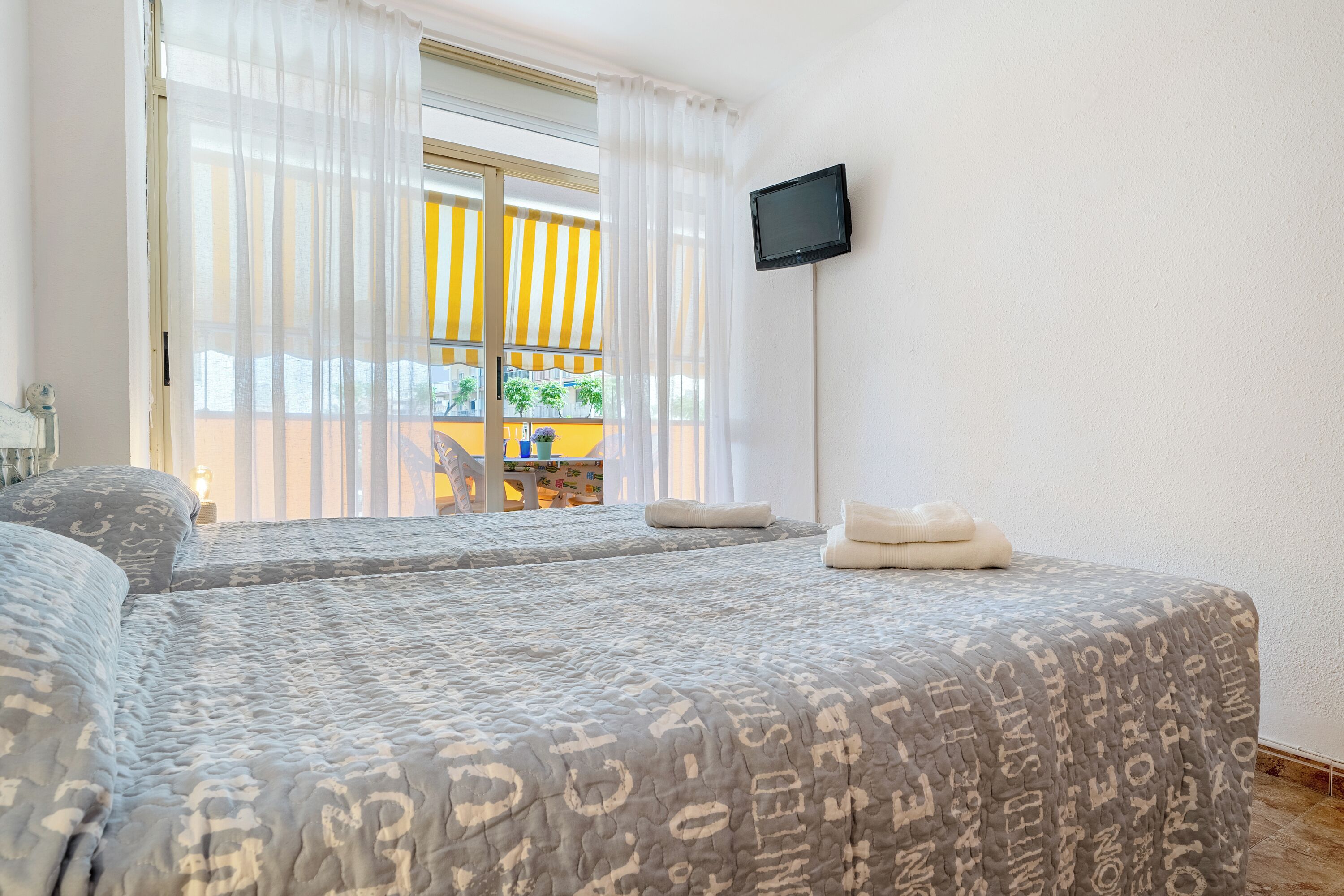 1 室のベッドルーム、WiFi (無料)、ベッドシーツ