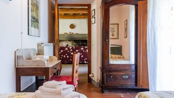 2 Schlafzimmer, BĂŒgeleisen/BĂŒgelbrett, kostenloses WLAN, BettwĂ€sche