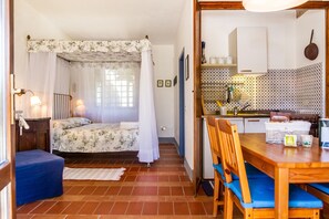 1 bedroom, iron/ironing board, free WiFi, bed sheets - Vacation Home "Birbina - Poggio Alle Birbe" with Private Garden & Wi-Fi (Bagni di Gavorrano)