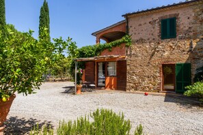 Exterior - Vacation Home "Birbina - Poggio Alle Birbe" with Private Garden & Wi-Fi (Bagni di Gavorrano)