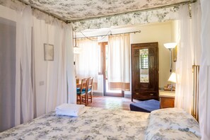 1 bedroom, iron/ironing board, free WiFi, bed sheets - Vacation Home "Birbina - Poggio Alle Birbe" with Private Garden & Wi-Fi (Bagni di Gavorrano)