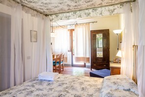 1 bedroom, iron/ironing board, free WiFi, bed sheets - Vacation Home "Birbina - Poggio Alle Birbe" with Private Garden & Wi-Fi (Bagni di Gavorrano)