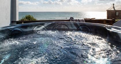 Drake- A Coastal Cottage with Hot Tub & Stunning Views