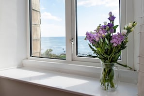 Interior - Hawkins - A Coastal Cottage with Hot Tub & Stunning Views (Portwrinkle)