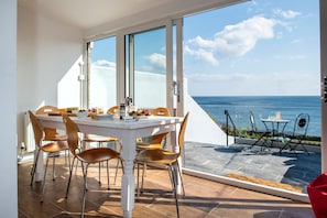 Dining - Hawkins - A Coastal Cottage with Hot Tub & Stunning Views (Portwrinkle)