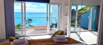 Turnstone -  Beach-side House with Terrace Hot Tub & Stunning Views