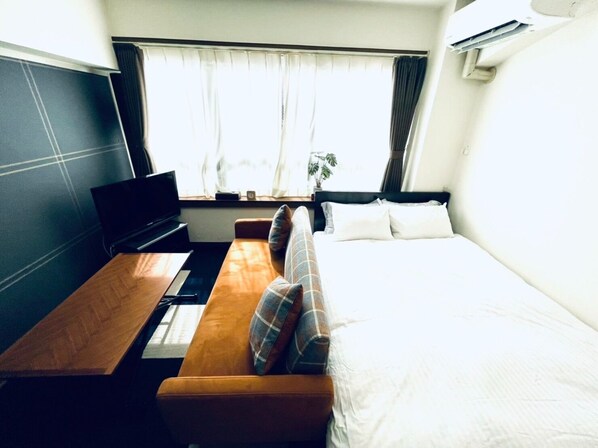 1 chambre, bureau, accès au Wi-Fi (inclus), literie fournie