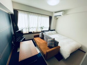 1 chambre, bureau, accès au Wi-Fi (inclus), literie fournie