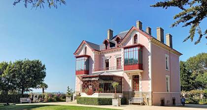 Appartement avec Balcon à 500m de la Plage et Proche Commerces à Jullouville