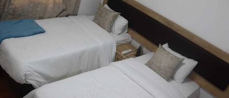 2 室のベッドルーム、アイロン / アイロン台、WiFi、ベッドシーツ