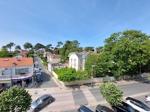 Third-party on-site parking