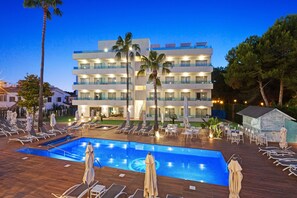 Außenpool (je nach Saison geöffnet)