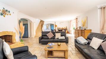 TV connectée, cheminée