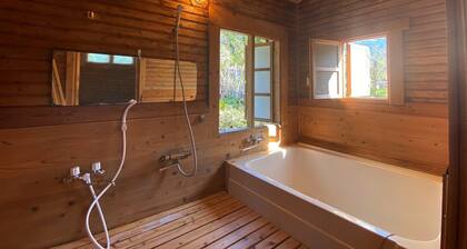 Spend a relaxing time in a room with handmade furn / Shiso Hyōgo