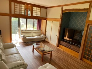 Télévision, cheminée