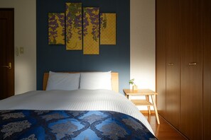 3 bedrooms, desk, iron/ironing board, free WiFi
