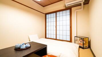 3 bedrooms, desk, free WiFi, bed sheets