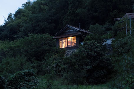 Exterior. Twin bed studio type / Matsue Shimane