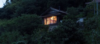 Twin bed studio type / Matsue Shimane
