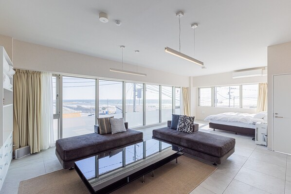 1 habitación, escritorio, wifi gratis y ropa de cama