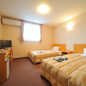 1 bedroom, desk, free WiFi, bed sheets