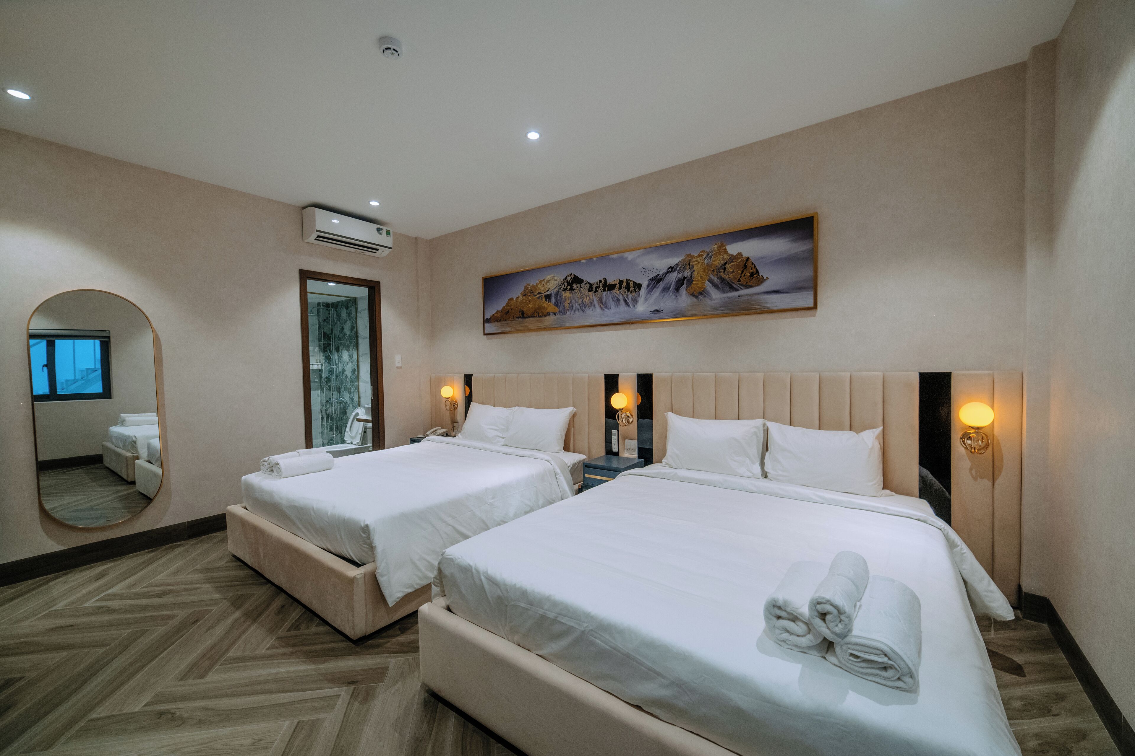 Family Room | Premium bedding, memory-foam beds, minibar, in-room safe