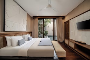Minibar, in-room safe, desk, blackout drapes - Canggu Circle Villa by Ini Vie Hospitality (Canggu)