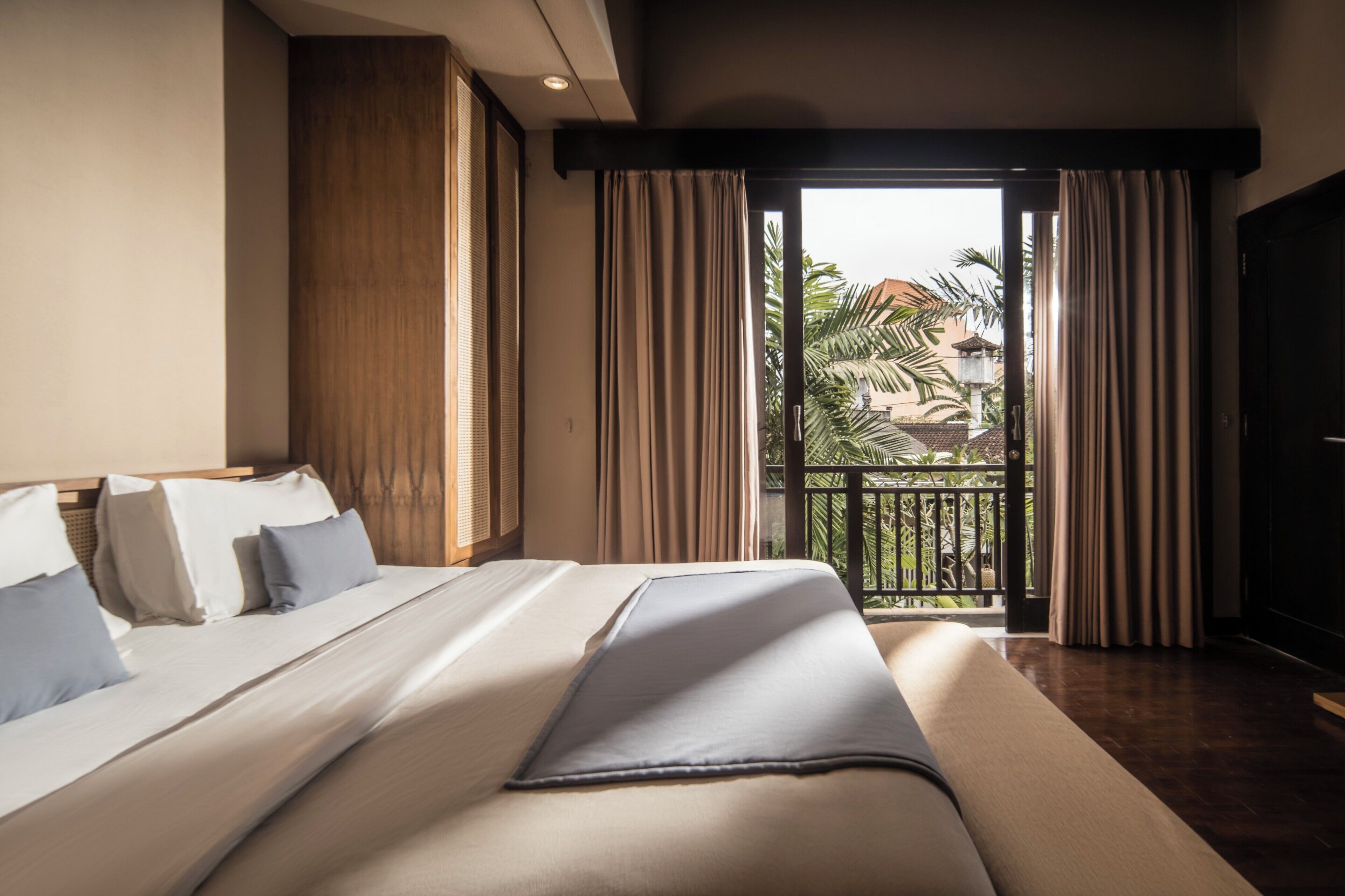 Minibar, in-room safe, desk, blackout curtains